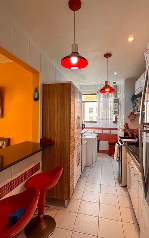 Apartamento à venda com 92m², 3 quartos e 3 vagas Apartamento à venda com 92m², 3 quartos e 3 vagasCozinha e Área de Serviço
