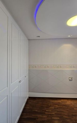 Apartamento à venda com 194m², 3 quartos e 3 vagas Apartamento à venda com 194m², 3 quartos e 3 vagasSuíte 02