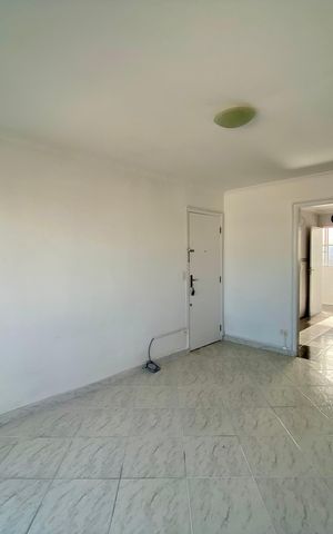 Apartamento à venda com 76m², 2 quartos e 2 vagas Apartamento à venda com 76m², 2 quartos e 2 vagasSala