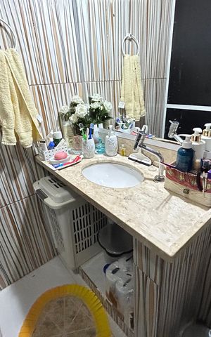 Casa à venda com 80m², 2 quartos e 1 vagaBanheiro