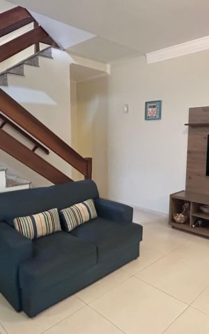 Casa à venda com 150m², 3 quartos e 3 vagas Casa à venda com 150m², 3 quartos e 3 vagasSala