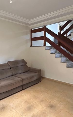 Casa à venda com 150m², 3 quartos e 3 vagas Casa à venda com 150m², 3 quartos e 3 vagasSala