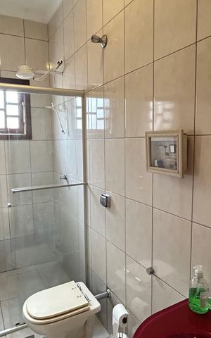 Casa à venda com 150m², 3 quartos e 3 vagas Casa à venda com 150m², 3 quartos e 3 vagasBanheiro 4