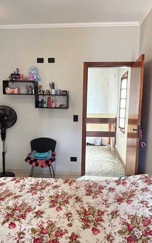 Casa à venda com 150m², 3 quartos e 3 vagas Casa à venda com 150m², 3 quartos e 3 vagasQuarto 2