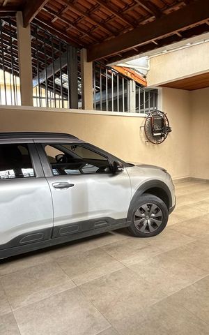 Casa à venda com 150m², 3 quartos e 3 vagas Casa à venda com 150m², 3 quartos e 3 vagasGaragem
