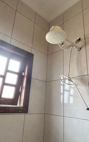 Casa à venda com 150m², 3 quartos e 3 vagas Casa à venda com 150m², 3 quartos e 3 vagasBanheiro 4