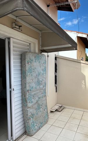 Casa à venda com 150m², 3 quartos e 3 vagas Casa à venda com 150m², 3 quartos e 3 vagasSacada