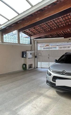 Casa à venda com 150m², 3 quartos e 3 vagas Casa à venda com 150m², 3 quartos e 3 vagasGaragem