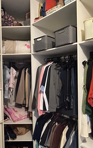 Casa à venda com 150m², 3 quartos e 3 vagas Casa à venda com 150m², 3 quartos e 3 vagasCloset