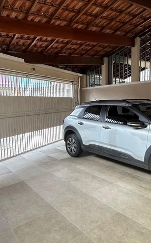 Casa à venda com 150m², 3 quartos e 3 vagas Casa à venda com 150m², 3 quartos e 3 vagasGaragem