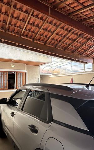 Casa à venda com 150m², 3 quartos e 3 vagas Casa à venda com 150m², 3 quartos e 3 vagasGaragem