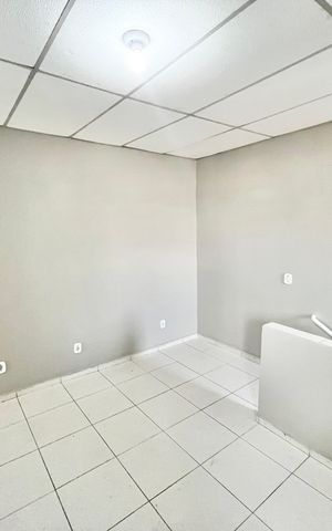 Casa para alugar com 55m², 1 quarto e sem vaga Casa para alugar com 55m², 1 quarto e sem vagaSala