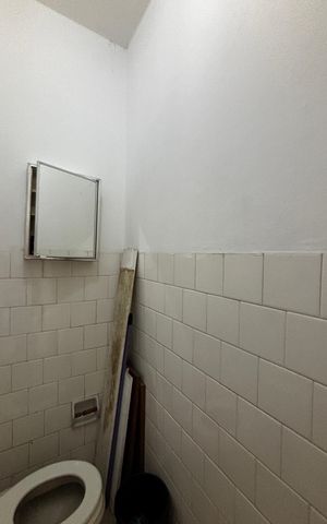 Apartamento à venda com 212m², 3 quartos e 1 vaga Apartamento à venda com 212m², 3 quartos e 1 vagaÁrea de Serviço - Banheiro