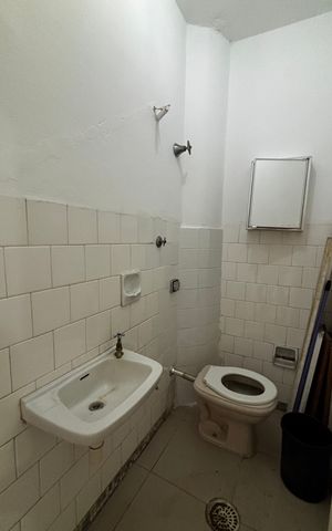 Apartamento à venda com 212m², 3 quartos e 1 vaga Apartamento à venda com 212m², 3 quartos e 1 vagaÁrea de Serviço - Banheiro