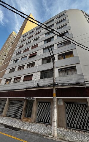 Apartamento à venda com 212m², 3 quartos e 1 vaga Apartamento à venda com 212m², 3 quartos e 1 vagaFachada