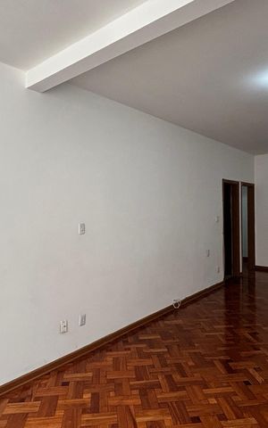 Apartamento à venda com 212m², 3 quartos e 1 vaga Apartamento à venda com 212m², 3 quartos e 1 vagaSala