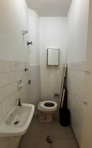 Apartamento à venda com 212m², 3 quartos e 1 vaga Apartamento à venda com 212m², 3 quartos e 1 vagaÁrea de Serviço - Banheiro