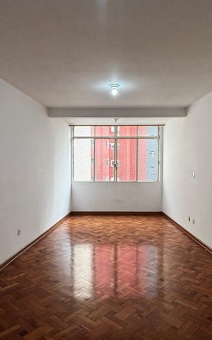 Apartamento à venda com 212m², 3 quartos e 1 vaga Apartamento à venda com 212m², 3 quartos e 1 vagaSala