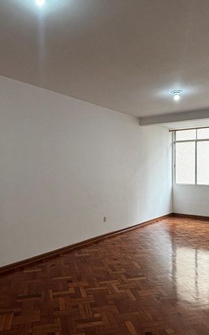 Apartamento à venda com 212m², 3 quartos e 1 vaga Apartamento à venda com 212m², 3 quartos e 1 vagaSala