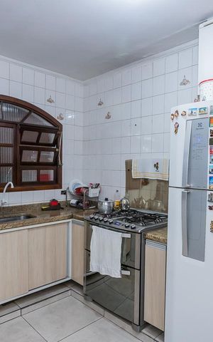 Casa à venda com 300m², 3 quartos e 2 vagas Casa à venda com 300m², 3 quartos e 2 vagasCozinha