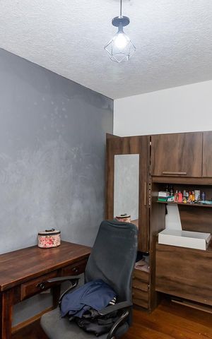 Casa à venda com 300m², 3 quartos e 2 vagas Casa à venda com 300m², 3 quartos e 2 vagasQuarto 1