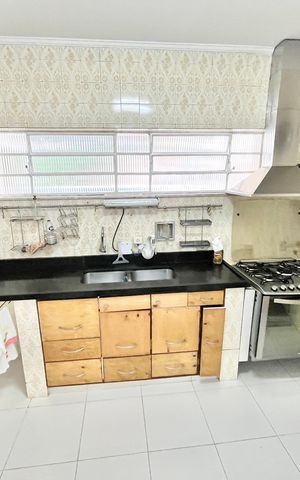 Casa para alugar com 250m², 3 quartos e 5 vagas Casa para alugar com 250m², 3 quartos e 5 vagasCozinha