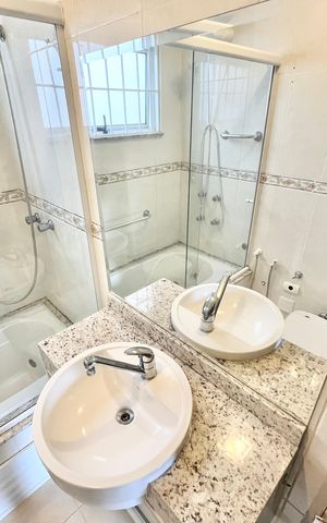 Casa para alugar com 250m², 3 quartos e 5 vagas Casa para alugar com 250m², 3 quartos e 5 vagasBanheiro da Suíte 3