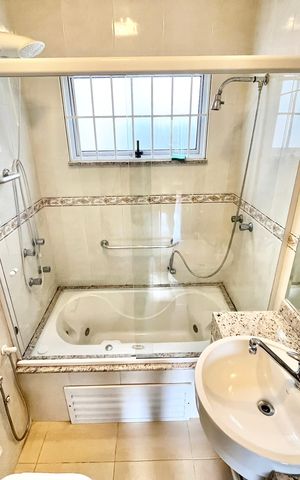 Casa para alugar com 250m², 3 quartos e 5 vagas Casa para alugar com 250m², 3 quartos e 5 vagasBanheiro da Suíte 3
