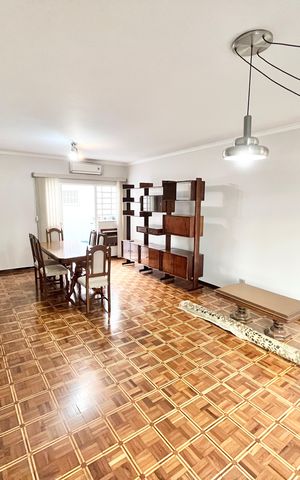 Casa para alugar com 250m², 3 quartos e 5 vagas Casa para alugar com 250m², 3 quartos e 5 vagasSala