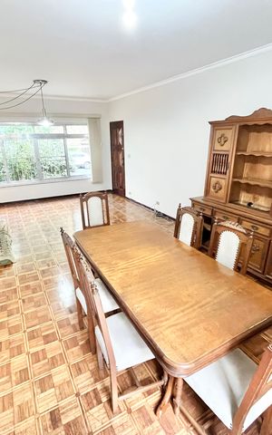 Casa para alugar com 250m², 3 quartos e 5 vagas Casa para alugar com 250m², 3 quartos e 5 vagasSala