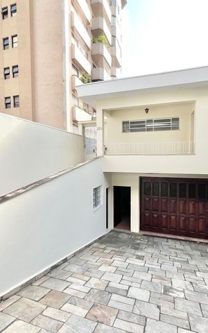 Casa para alugar com 250m², 3 quartos e 5 vagas Casa para alugar com 250m², 3 quartos e 5 vagasEntrada