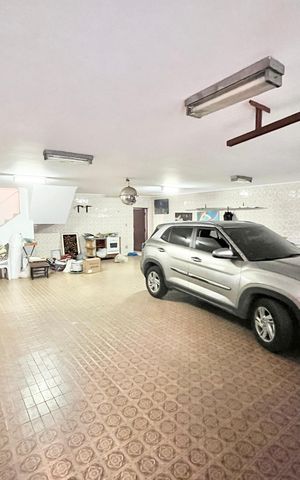 Casa para alugar com 250m², 3 quartos e 5 vagas Casa para alugar com 250m², 3 quartos e 5 vagasGaragem