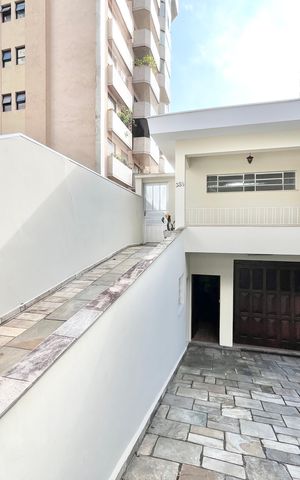 Casa para alugar com 250m², 3 quartos e 5 vagas Casa para alugar com 250m², 3 quartos e 5 vagasEntrada