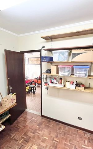 Casa para alugar com 250m², 3 quartos e 5 vagas Casa para alugar com 250m², 3 quartos e 5 vagasQuarto de Ferramentas