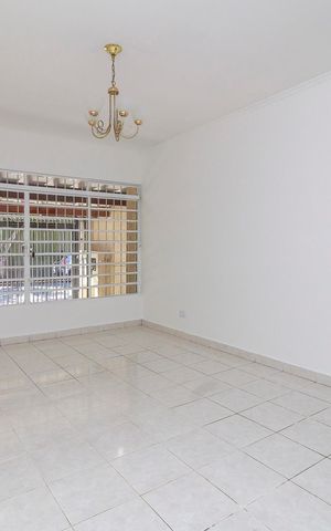 Casa para alugar com 180m², 4 quartos e 2 vagasSala