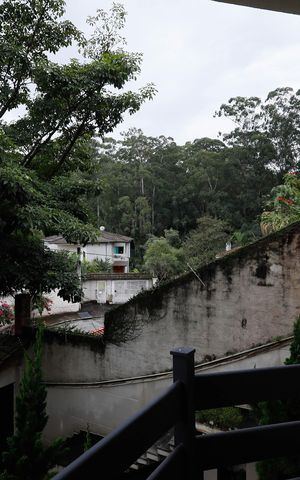 Casa de condomínio à venda com 459m², 4 quartos e 5 vagas Casa de condomínio à venda com 459m², 4 quartos e 5 vagasVaranda