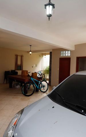 Casa de condomínio à venda com 459m², 4 quartos e 5 vagas Casa de condomínio à venda com 459m², 4 quartos e 5 vagasGaragem