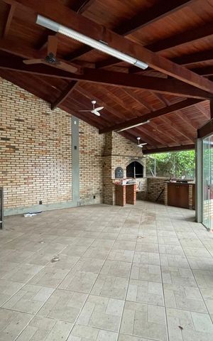 Casa à venda com 174m², 3 quartos e sem vaga