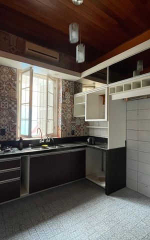Casa à venda com 174m², 3 quartos e sem vaga