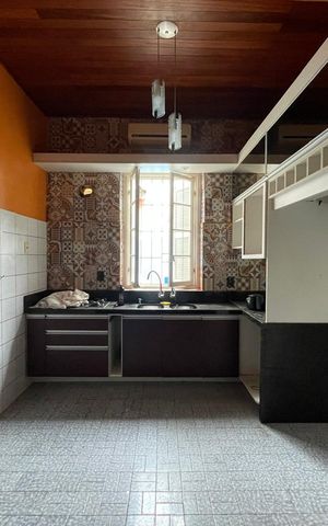 Casa à venda com 174m², 3 quartos e sem vaga