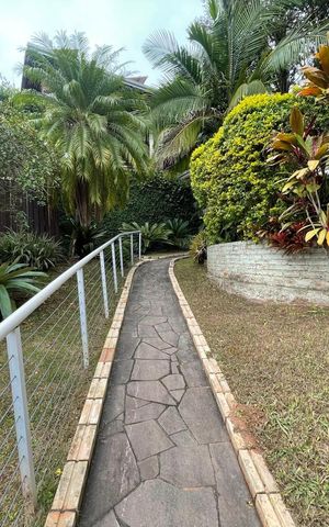 Casa à venda com 174m², 3 quartos e sem vaga