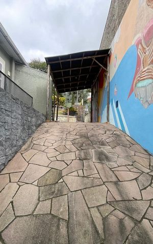 Casa à venda com 174m², 3 quartos e sem vaga