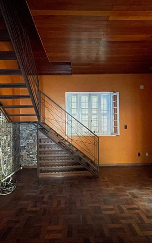 Casa à venda com 174m², 3 quartos e sem vaga