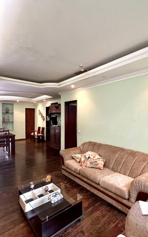 Casa à venda com 791m², 5 quartos e 5 vagas