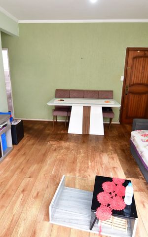 Apartamento à venda com 90m², 2 quartos e sem vagaSala