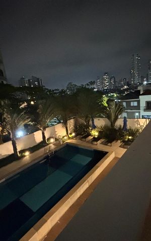 Apartamento à venda com 165m², 3 quartos e 2 vagas Apartamento à venda com 165m², 3 quartos e 2 vagasVaranda