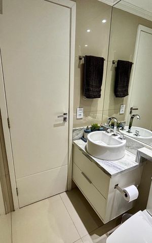 Apartamento à venda com 165m², 3 quartos e 2 vagas Apartamento à venda com 165m², 3 quartos e 2 vagasBanheiro