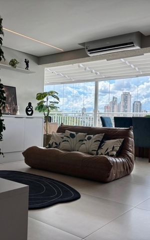 Apartamento à venda com 165m², 3 quartos e 2 vagas Apartamento à venda com 165m², 3 quartos e 2 vagasVaranda Gourmet