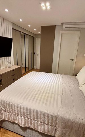 Apartamento à venda com 165m², 3 quartos e 2 vagas Apartamento à venda com 165m², 3 quartos e 2 vagasSuíte Máster