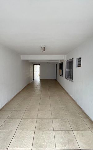 Casa à venda com 181m², 5 quartos e 3 vagas Casa à venda com 181m², 5 quartos e 3 vagasGaragem
